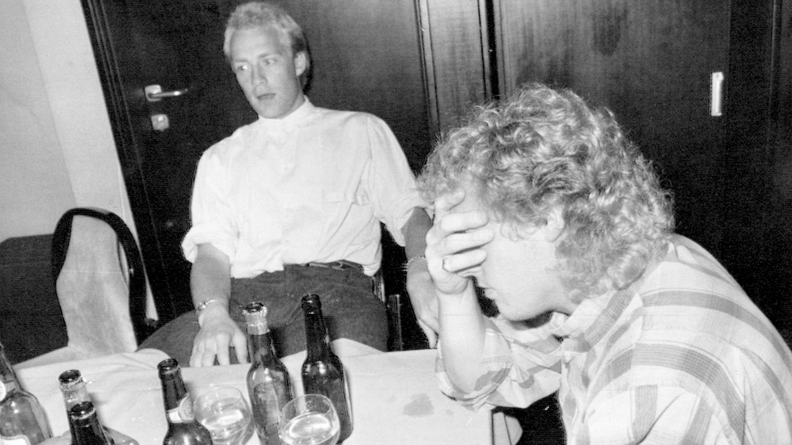 Mats Magnusson och Robert Prytz besvikna när Sverige missar VM 1986